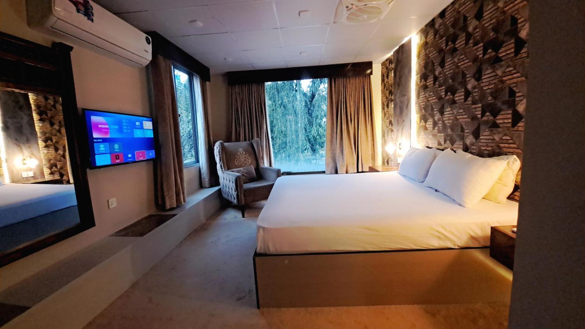 The Life Style Lodges Opp Centaurus Mall Islamabad Exterior photo