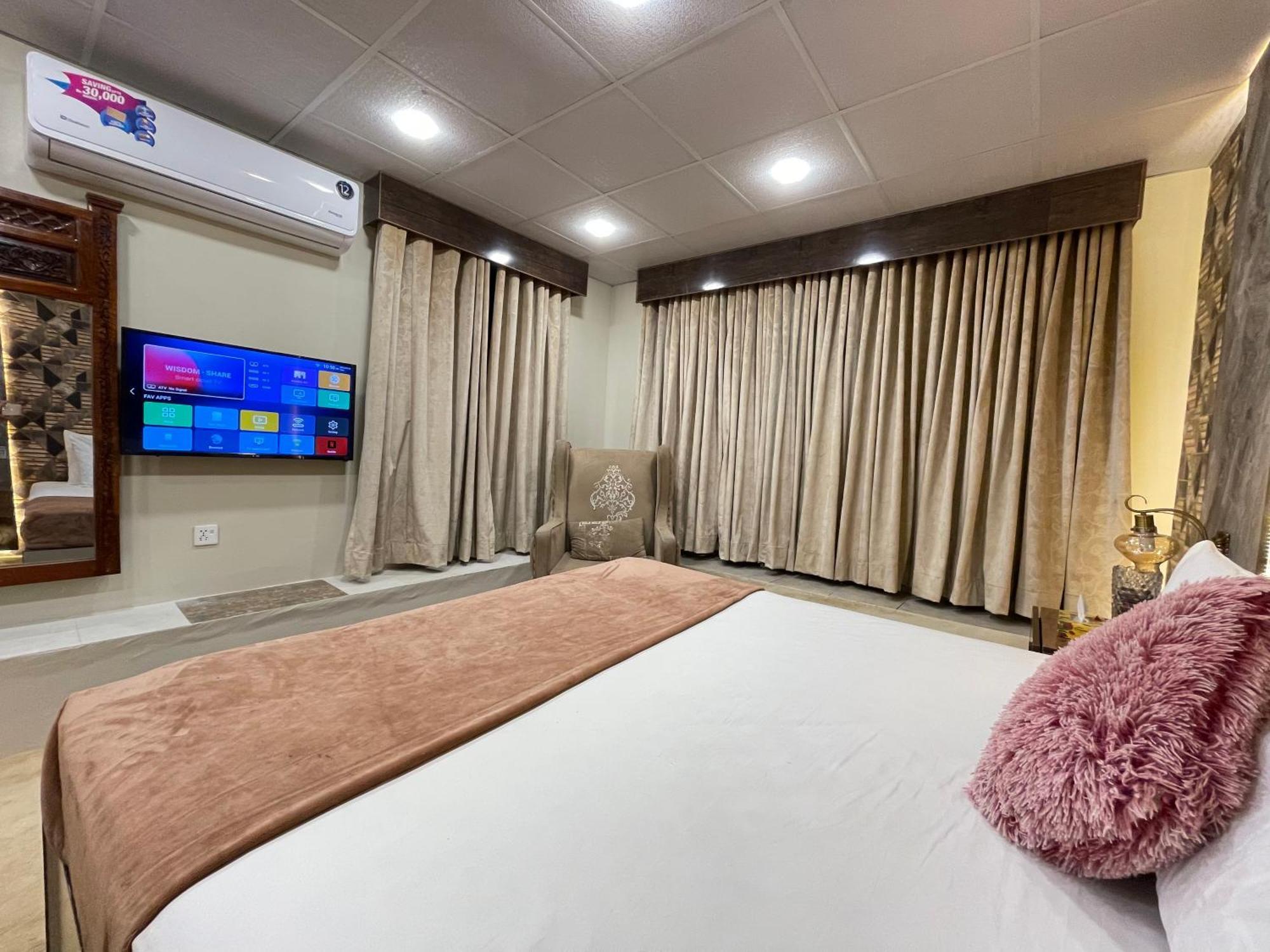 The Life Style Lodges Opp Centaurus Mall Islamabad Exterior photo