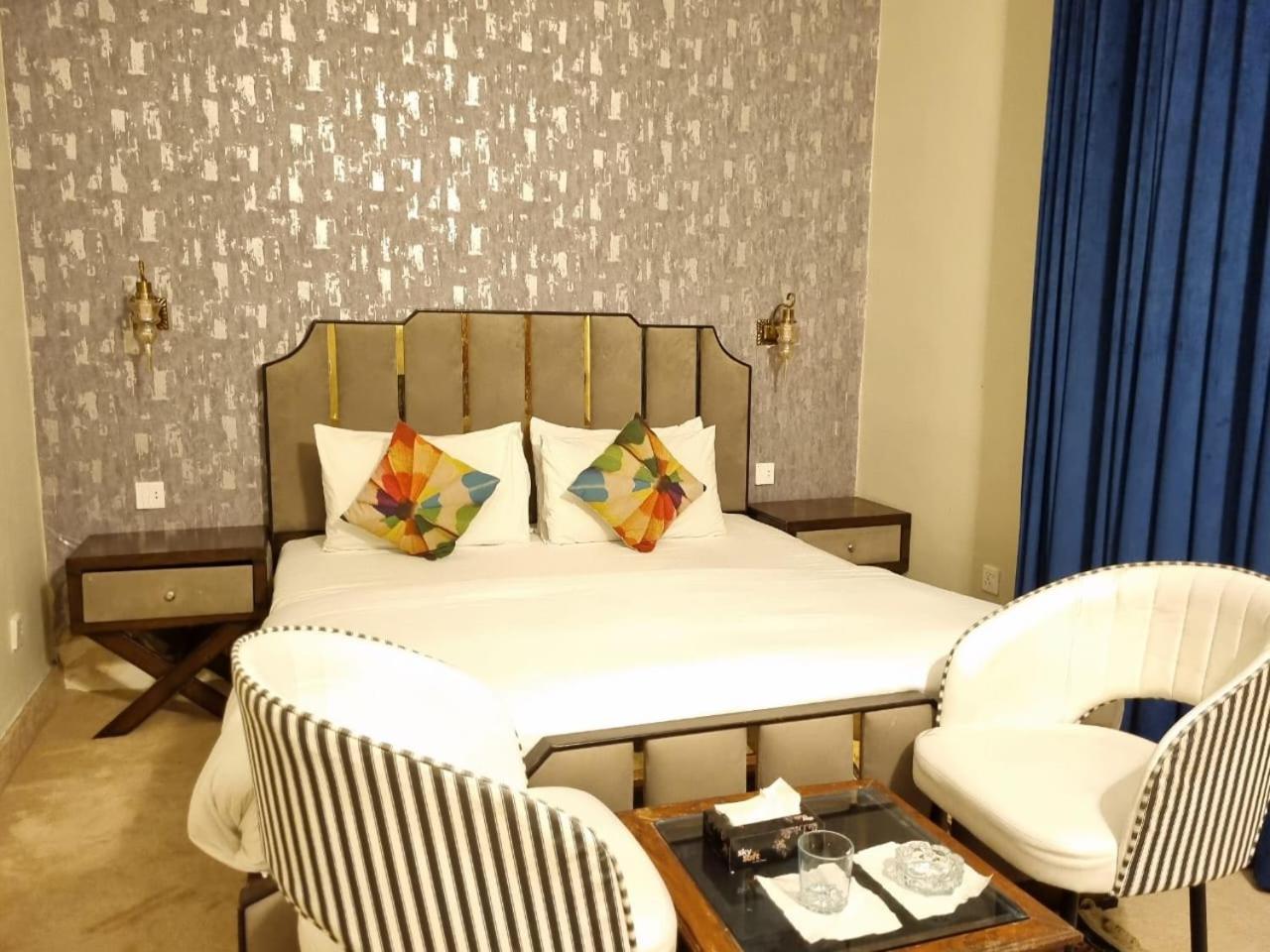 The Life Style Lodges Opp Centaurus Mall Islamabad Exterior photo