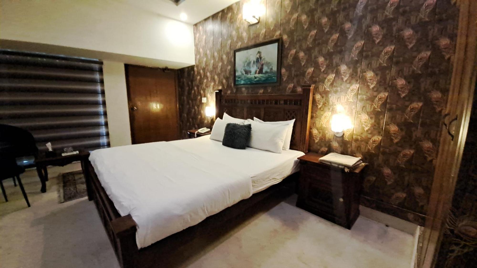 The Life Style Lodges Opp Centaurus Mall Islamabad Exterior photo