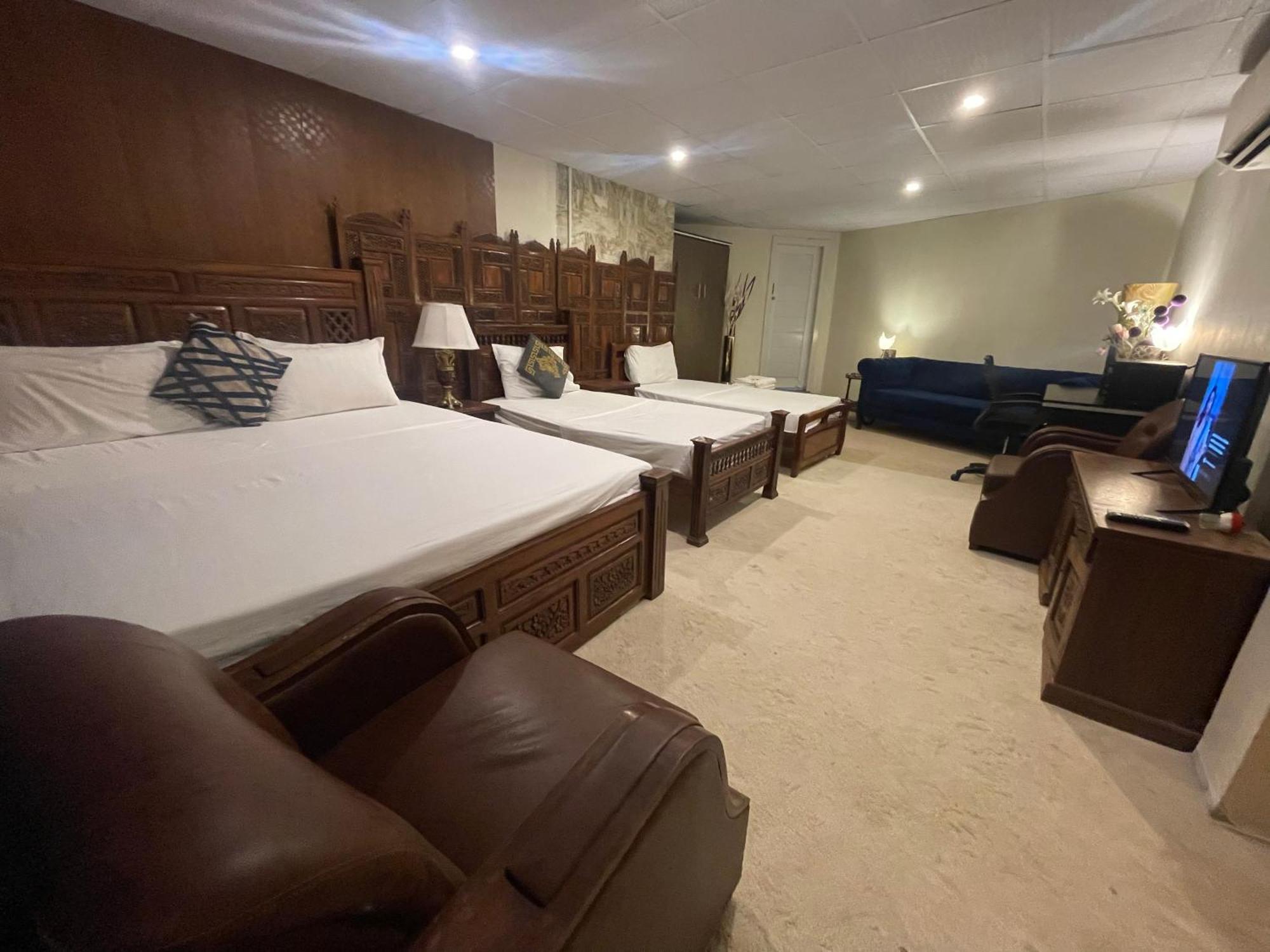 The Life Style Lodges Opp Centaurus Mall Islamabad Exterior photo