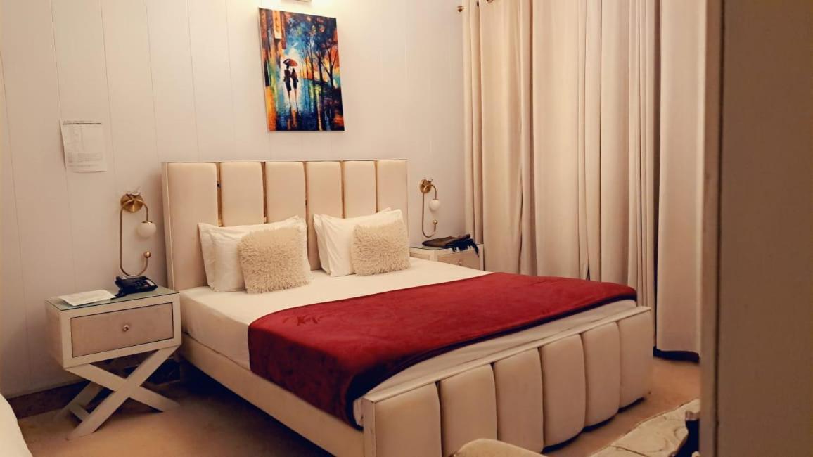 The Life Style Lodges Opp Centaurus Mall Islamabad Exterior photo